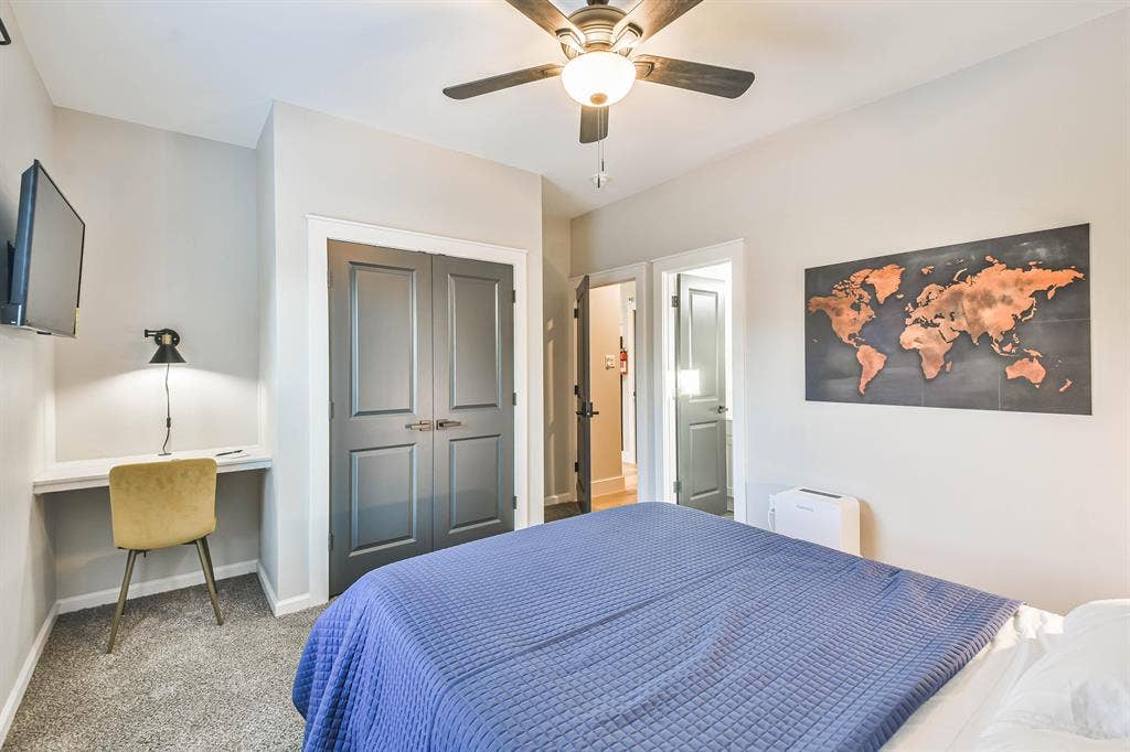 5 BR in Houston