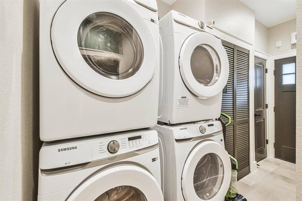 5 BR in Houston