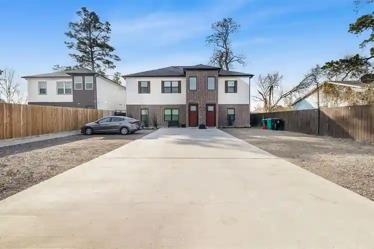 5 BR in Houston