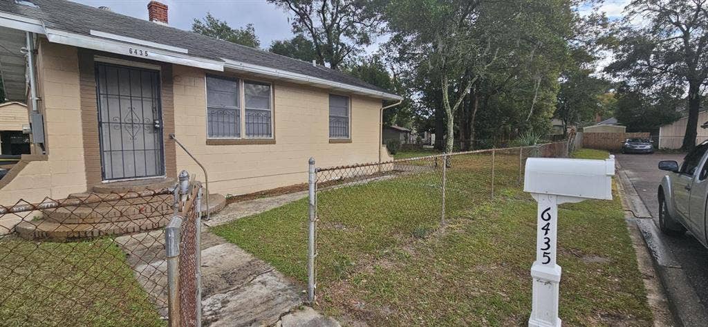 4 BR in Jacksonville