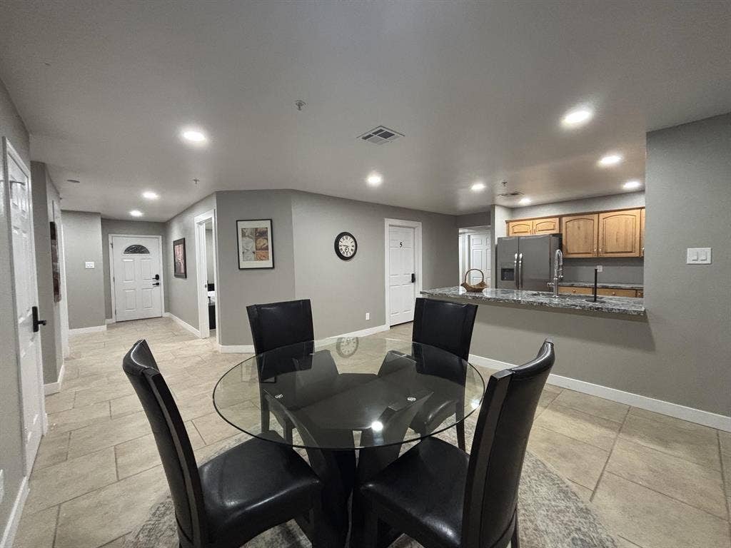 7 BR in Phoenix