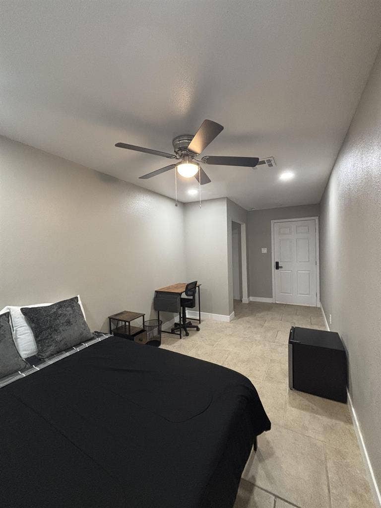7 BR in Phoenix