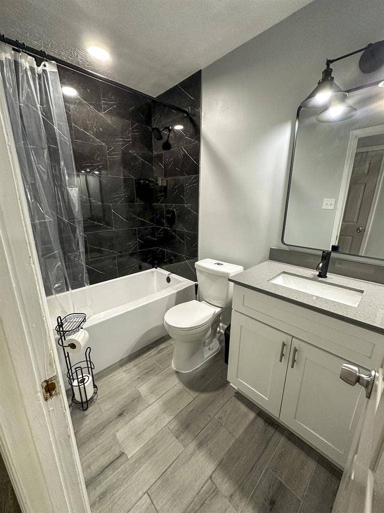 4 BR in Stonecrest