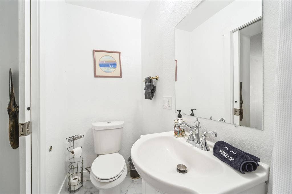 6 BR in Denver