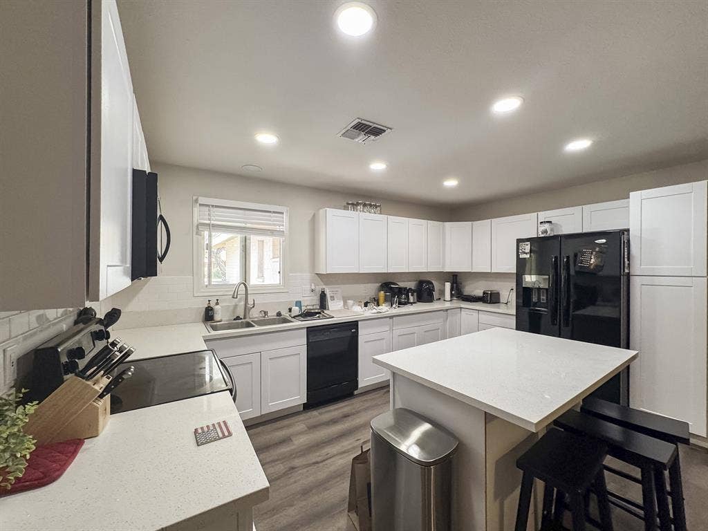 6 BR in Tempe