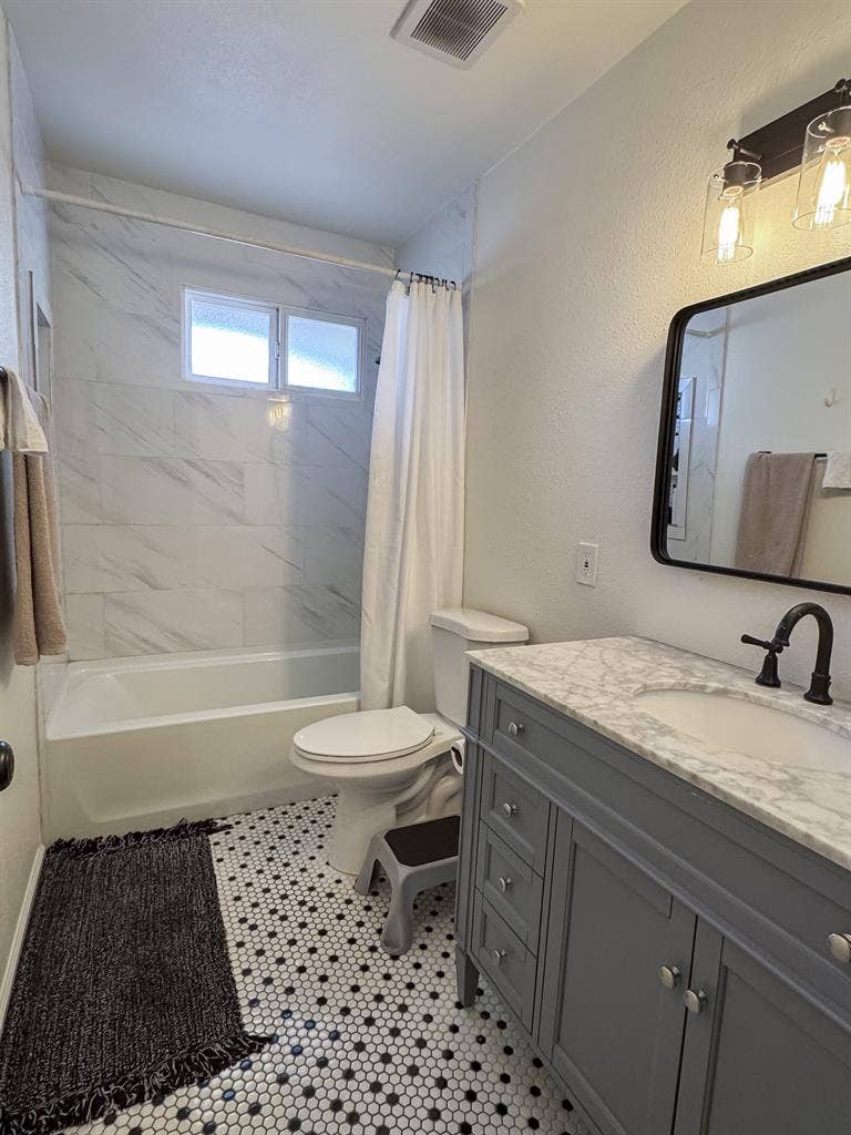 6 BR in Tempe