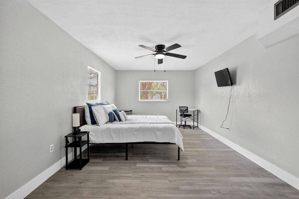 6 BR in Temple Terrace