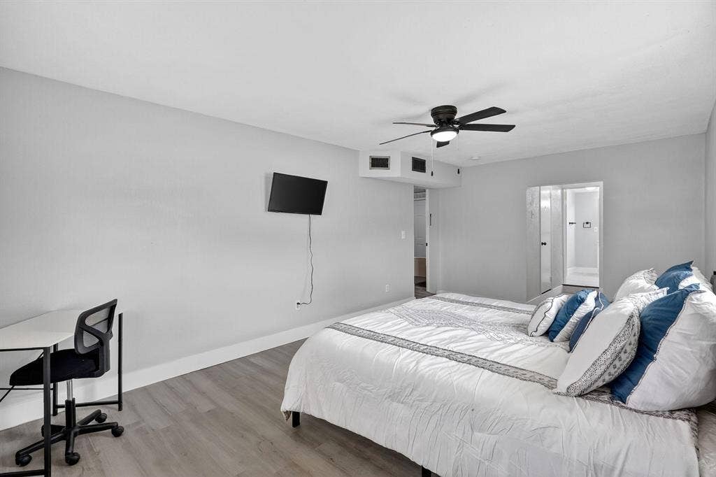 6 BR in Temple Terrace