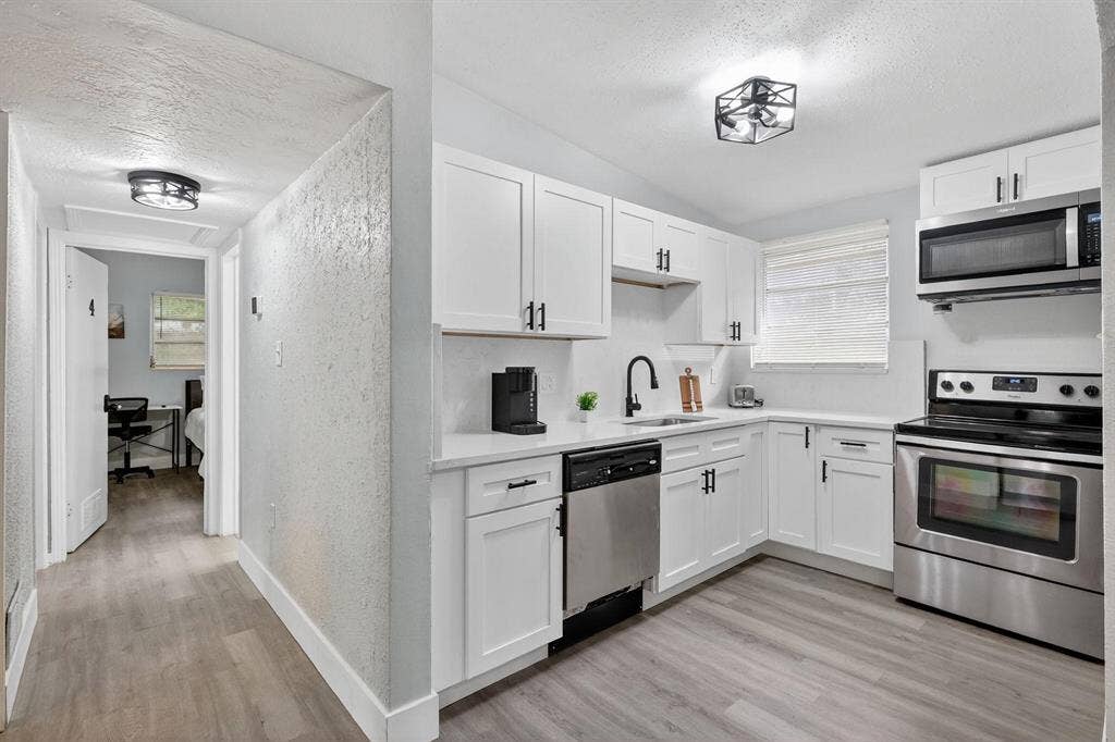 6 BR in Temple Terrace