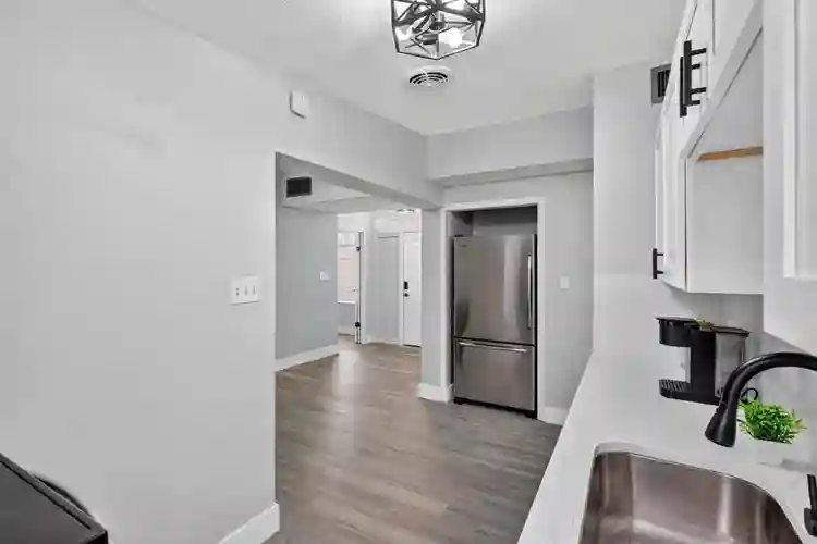 6 BR in Temple Terrace