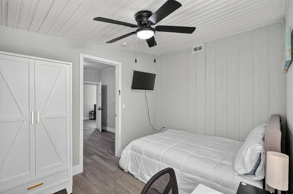 6 BR in Temple Terrace