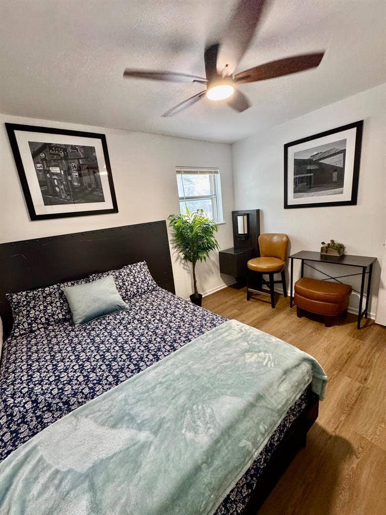 8 BR in Austin
