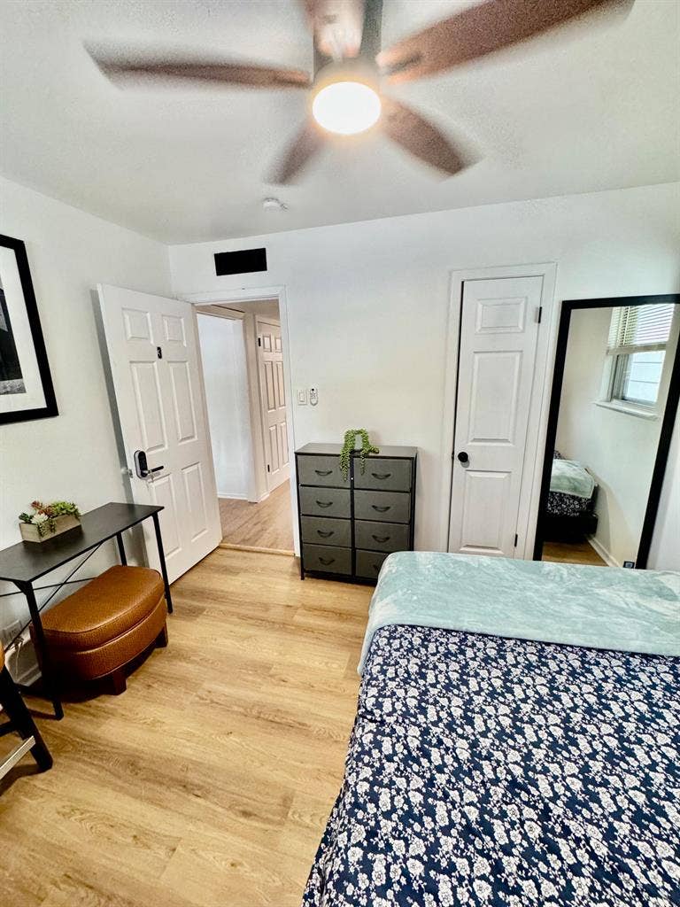 8 BR in Austin