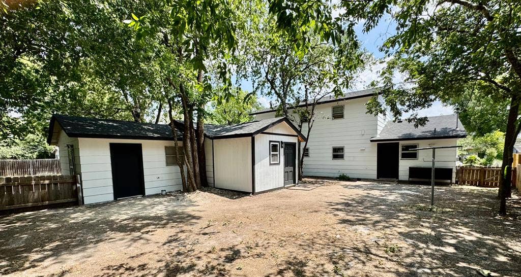 8 BR in Austin
