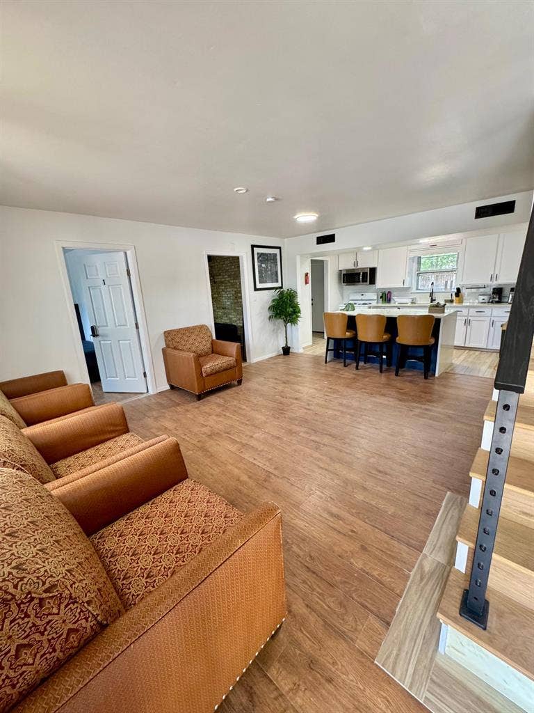 8 BR in Austin