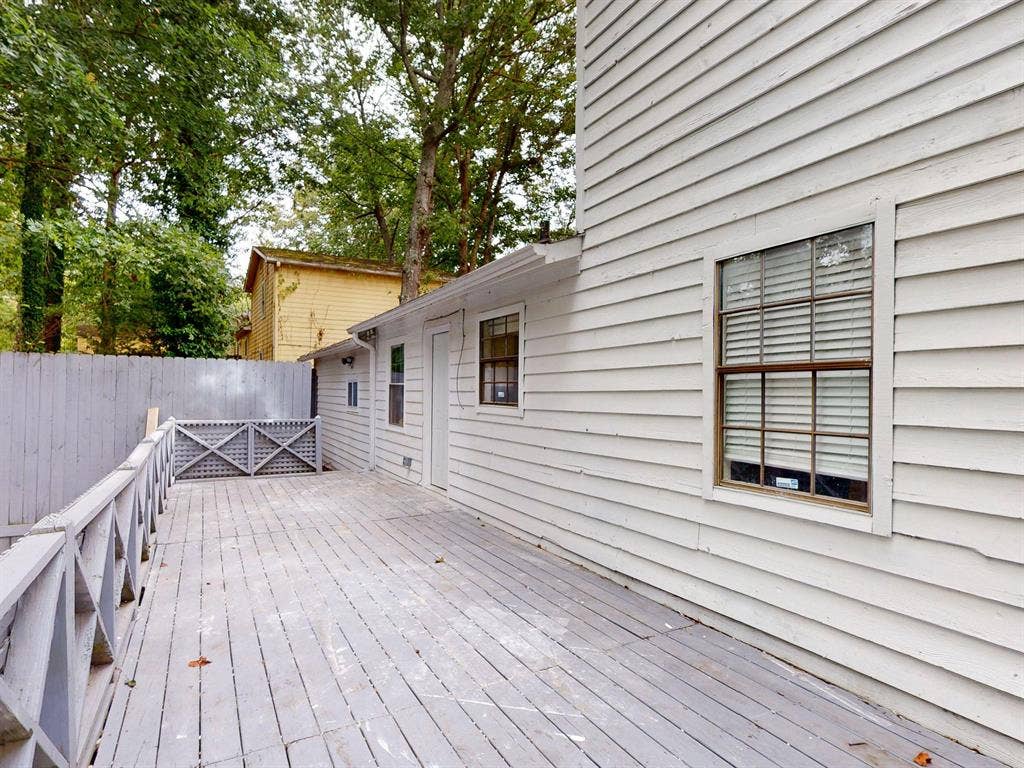 8 BR in Marietta