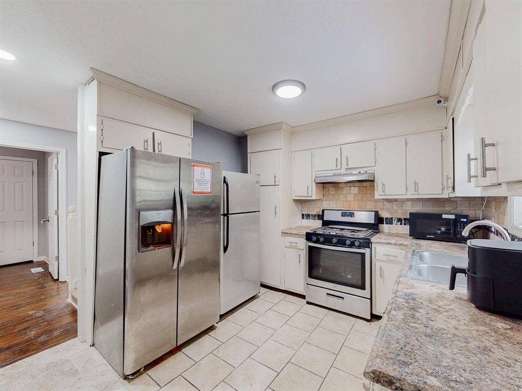8 BR in Marietta