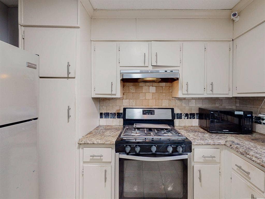 8 BR in Marietta