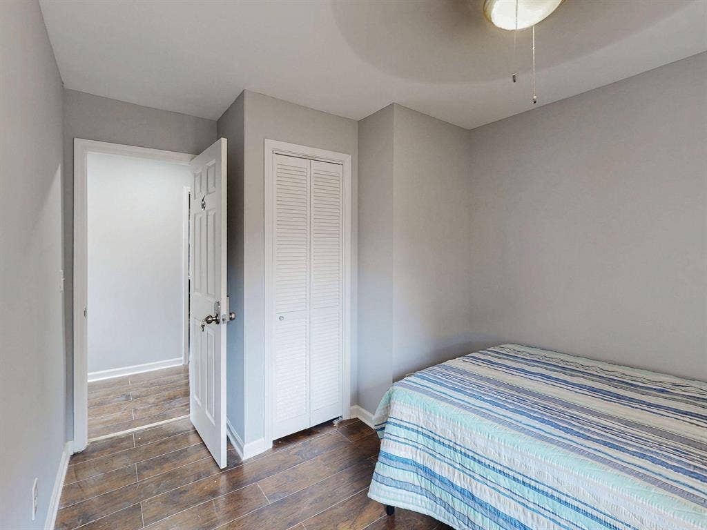 8 BR in Marietta