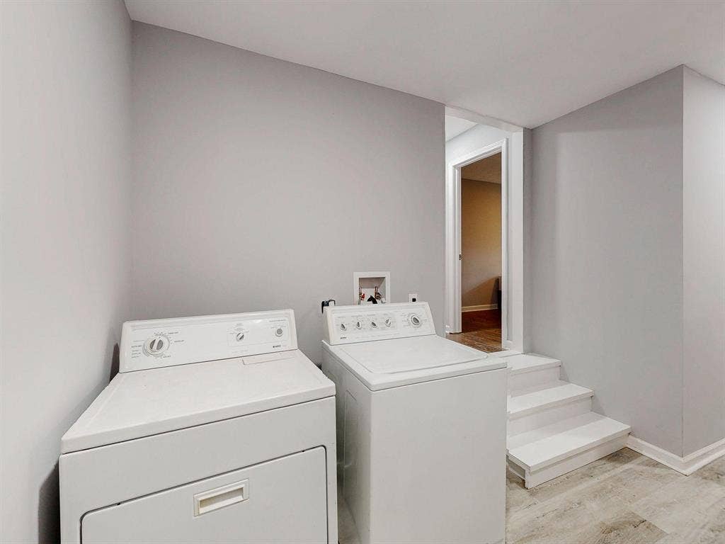 8 BR in Marietta