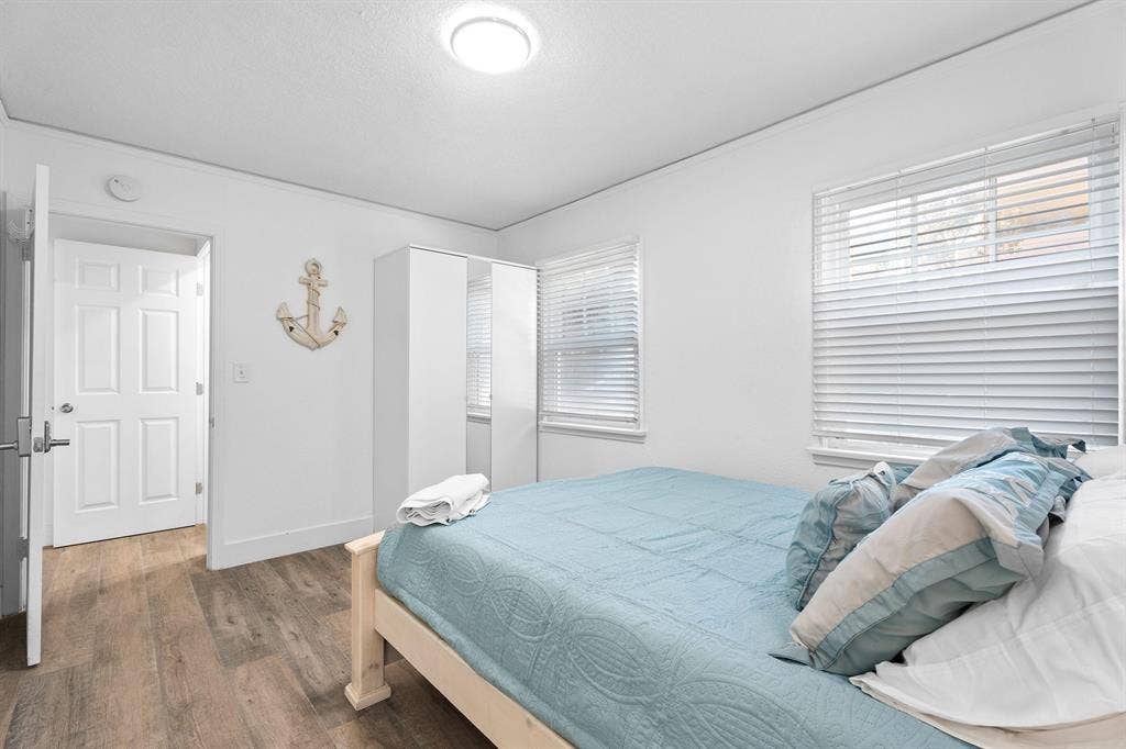 7 BR in Huntington Beach