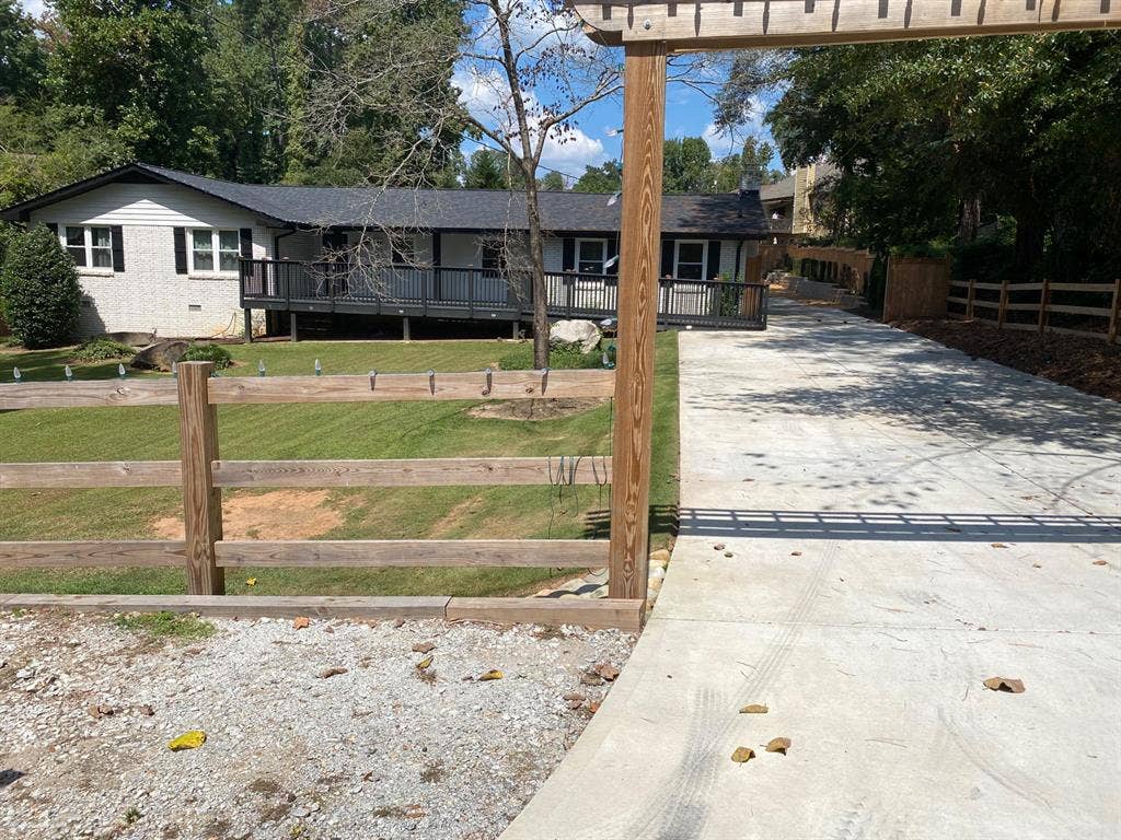 5 BR in Lilburn