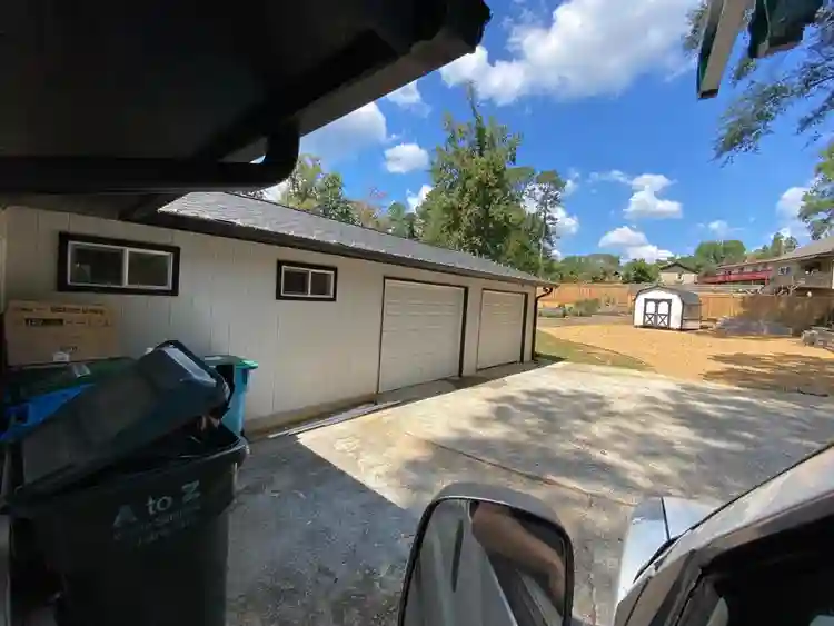 5 BR in Lilburn