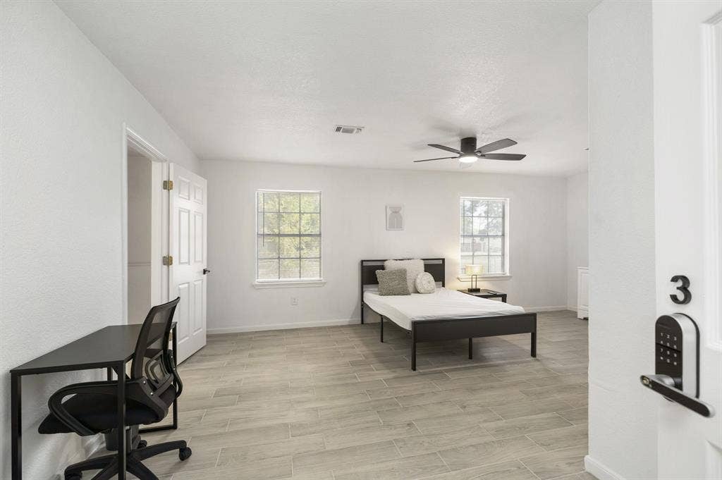 5 BR in Houston