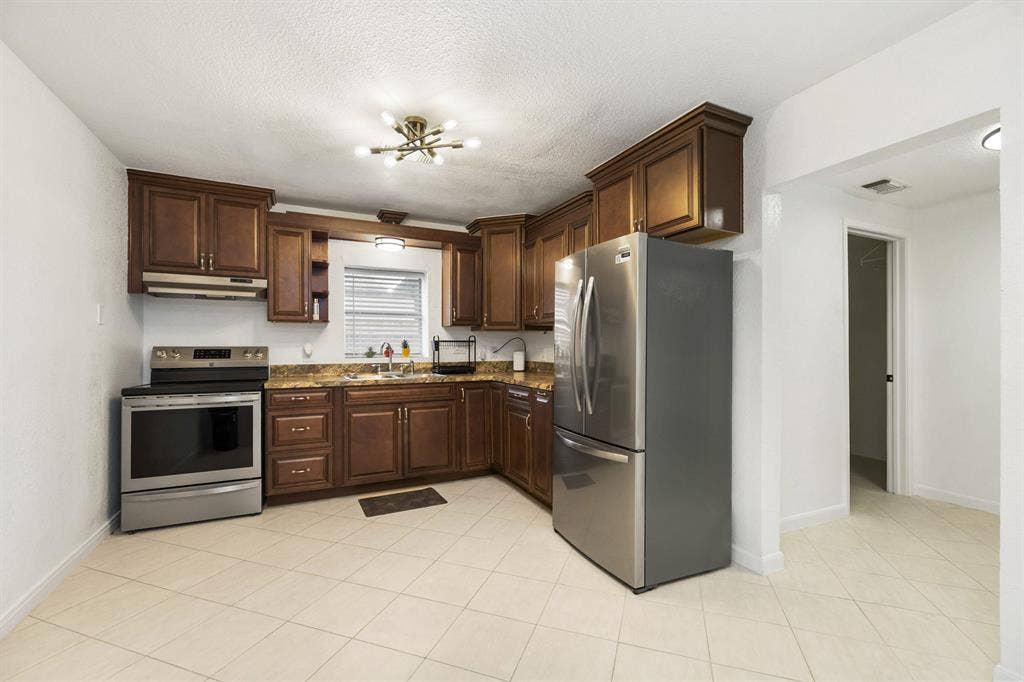 5 BR in Houston