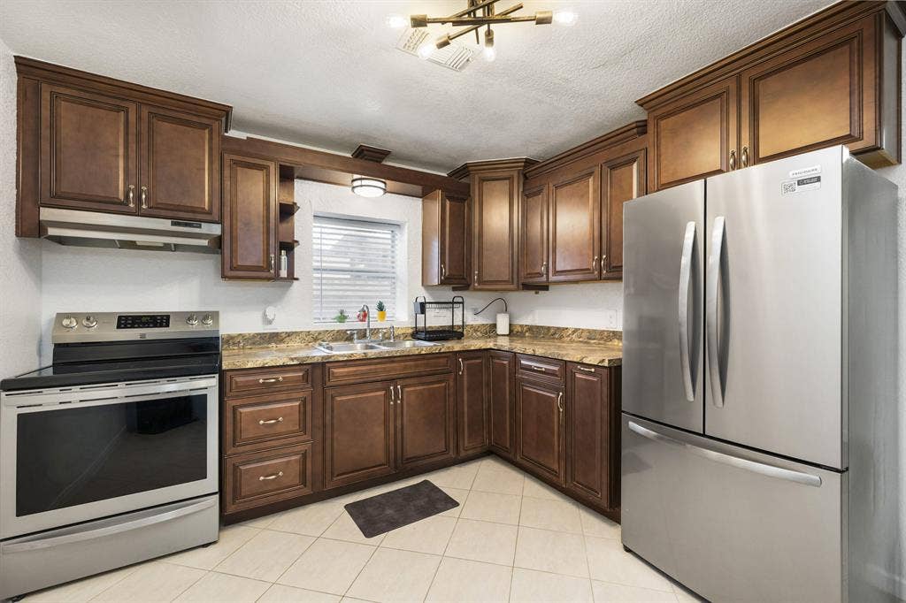 5 BR in Houston
