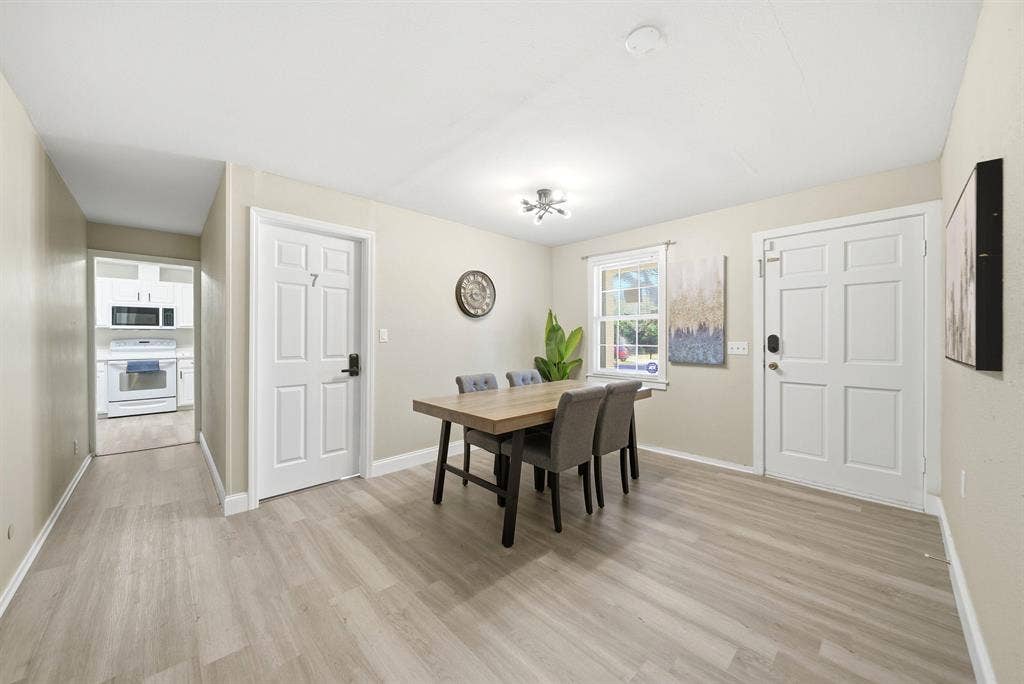6 BR in DeLand