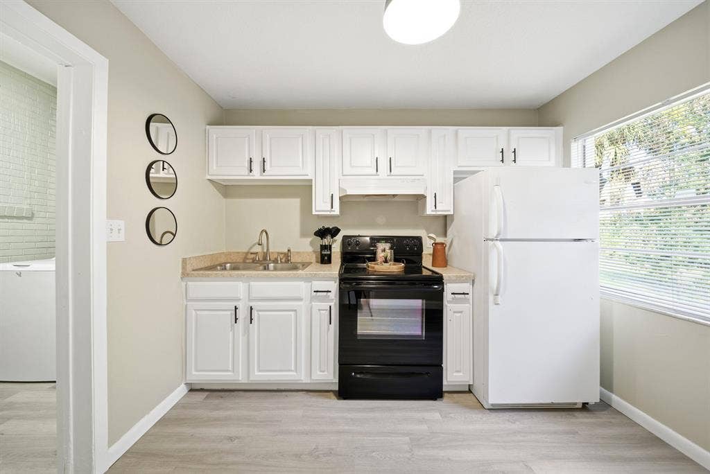6 BR in DeLand