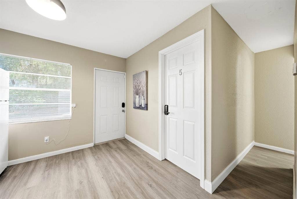6 BR in DeLand