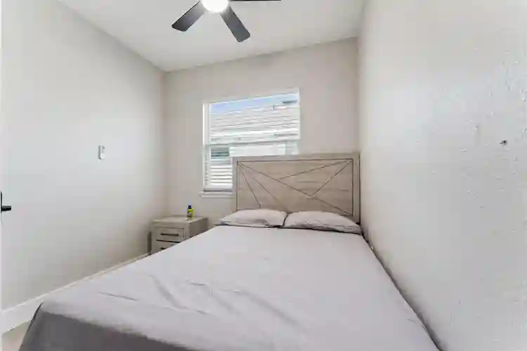 7 BR in Eatonville