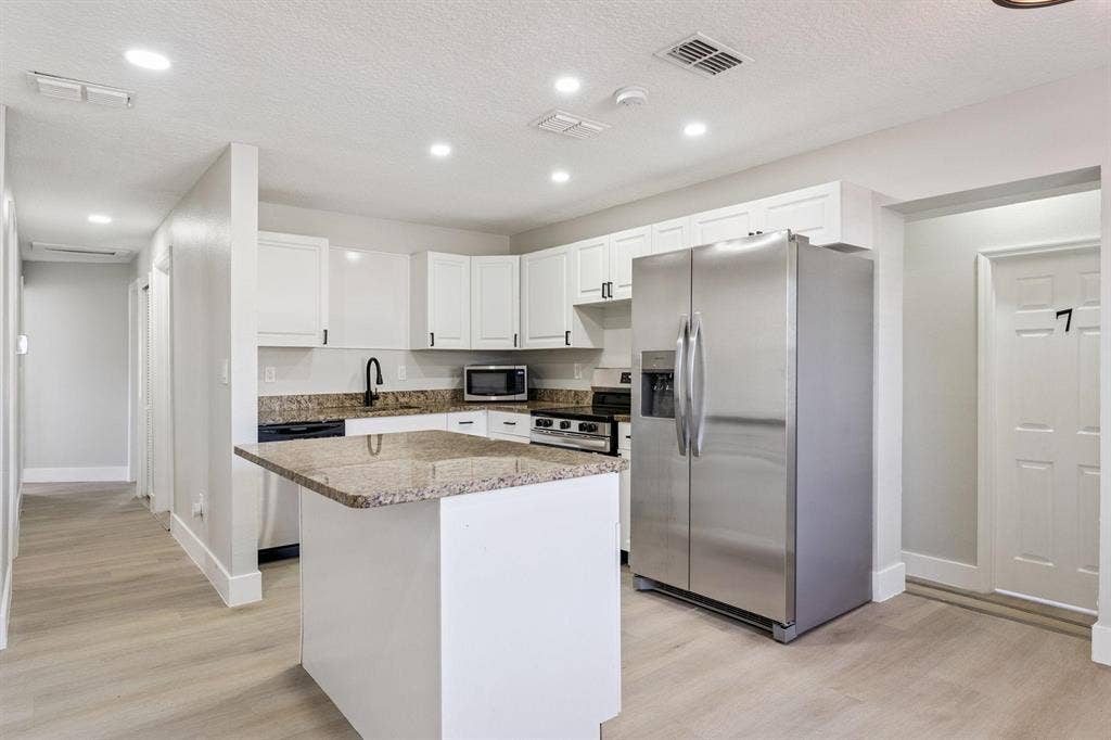 7 BR in Eatonville