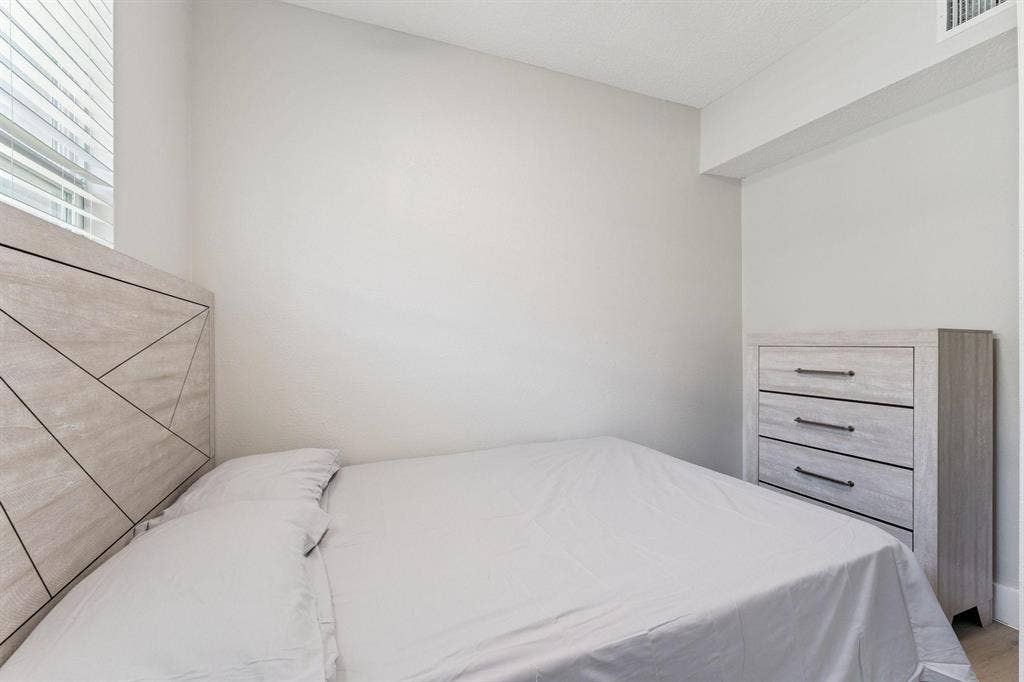 7 BR in Eatonville