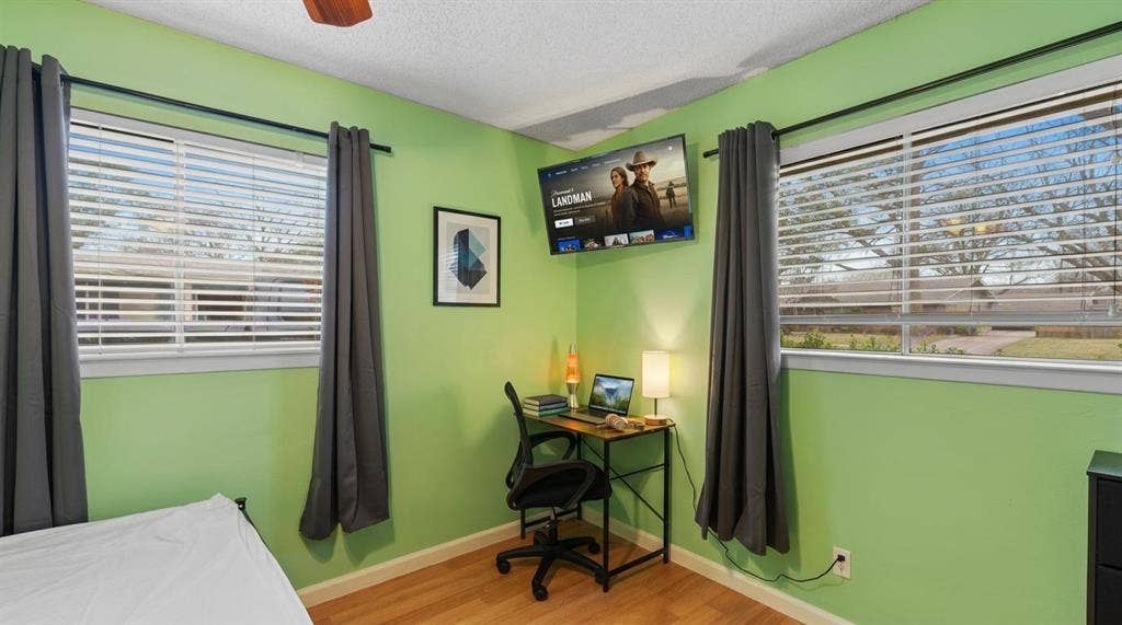 6 BR in Denton