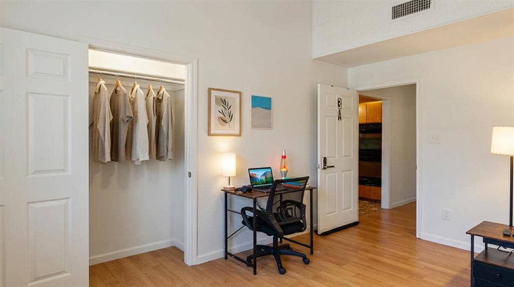 6 BR in Denton