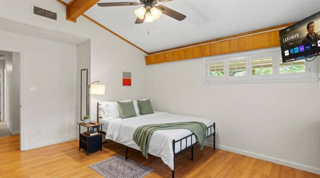 6 BR in Denton