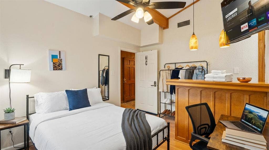 6 BR in Denton