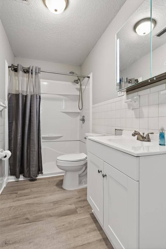 7 BR in Orange Park