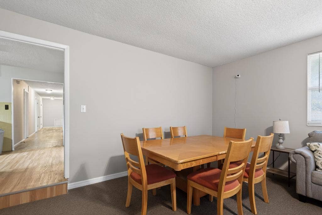 7 BR in Orange Park