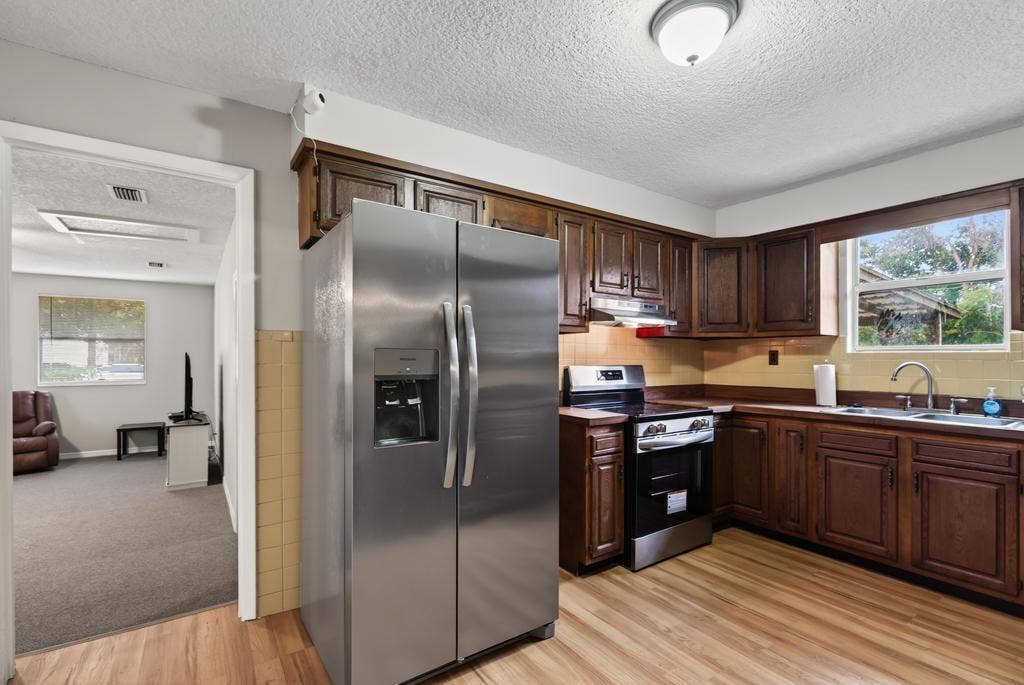 7 BR in Orange Park