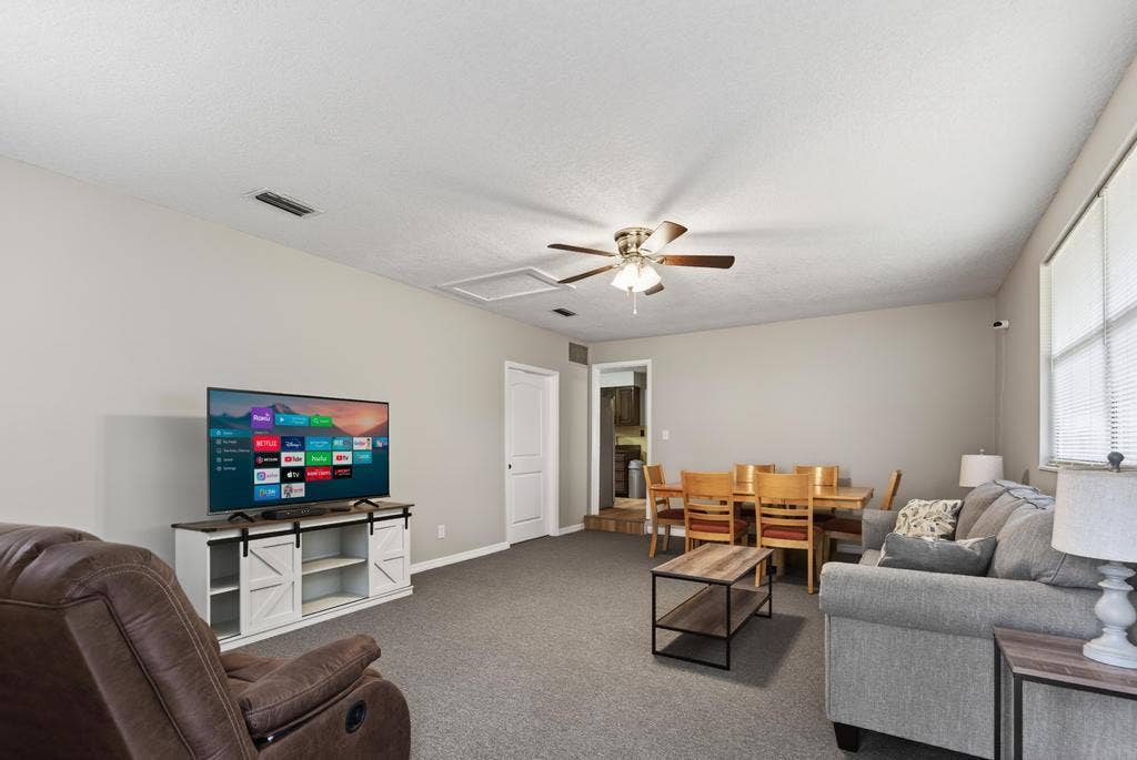 7 BR in Orange Park