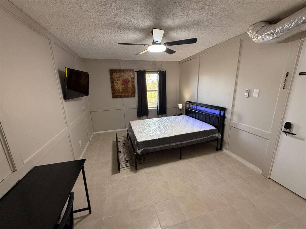 10 BR in Houston