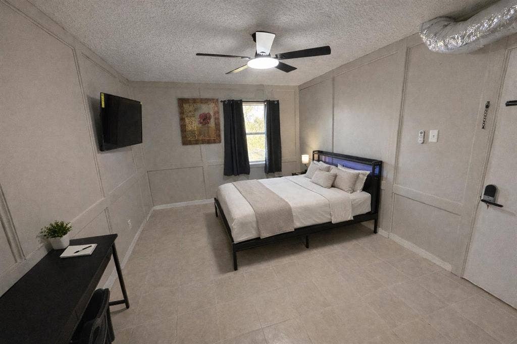 10 BR in Houston