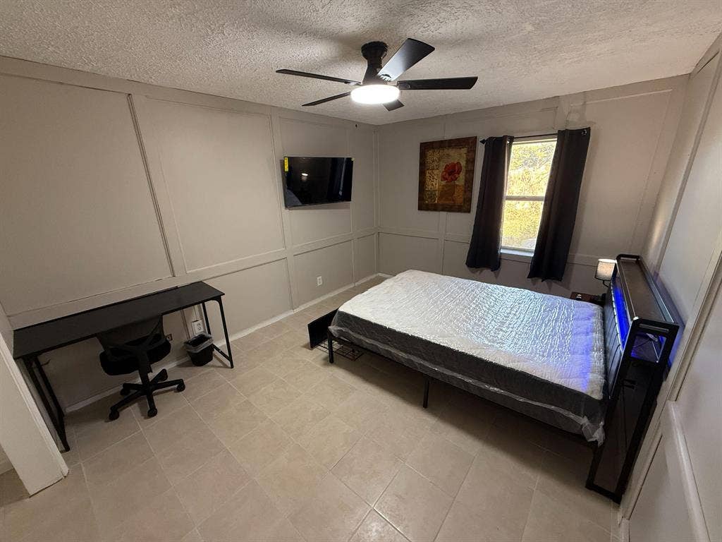10 BR in Houston