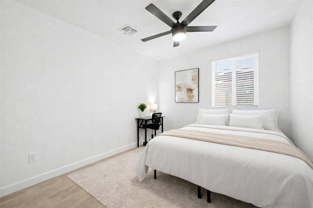 8 BR in Mesa