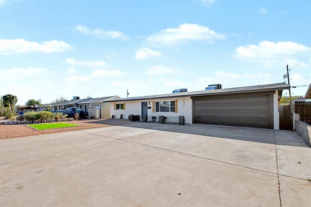 8 BR in Mesa