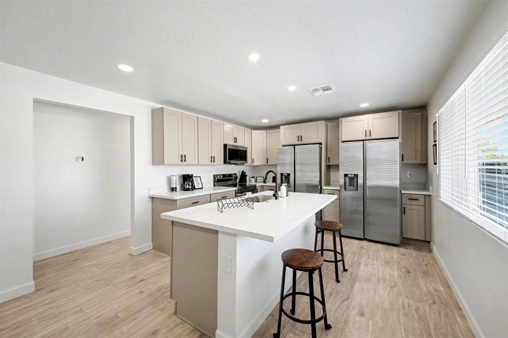 8 BR in Mesa